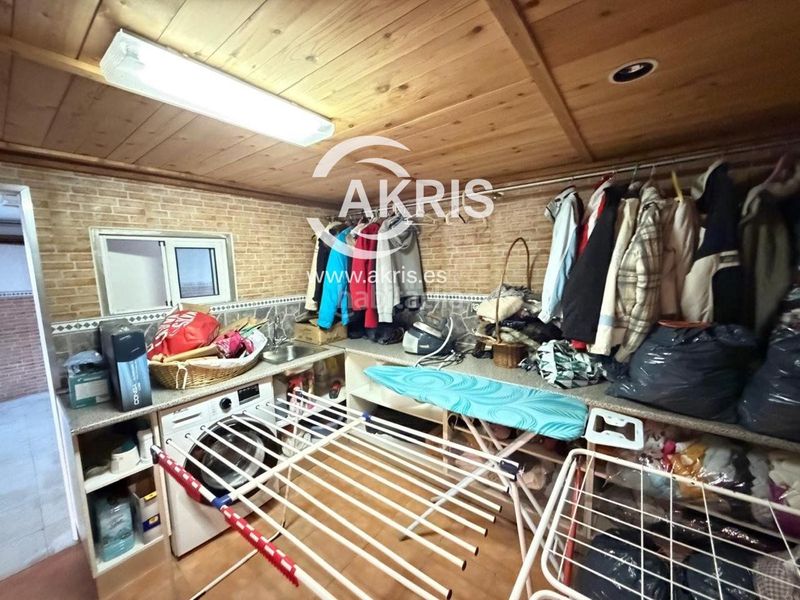 Foto 96f0cbbc-cfc2-4e0e-8d9f-d219532f19ef. Chalet mit parking pool in Ajalvir