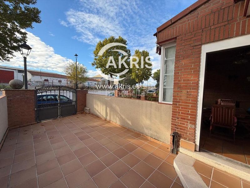 Foto a4abc0ea-e1c8-4227-8a07-aa768def0a70. Chalet mit parking pool in Ajalvir