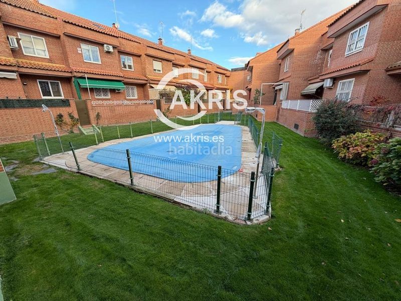 Foto c1df0646-b621-40f2-b74f-a97bc5a45ff8. Chalet mit parking pool in Ajalvir