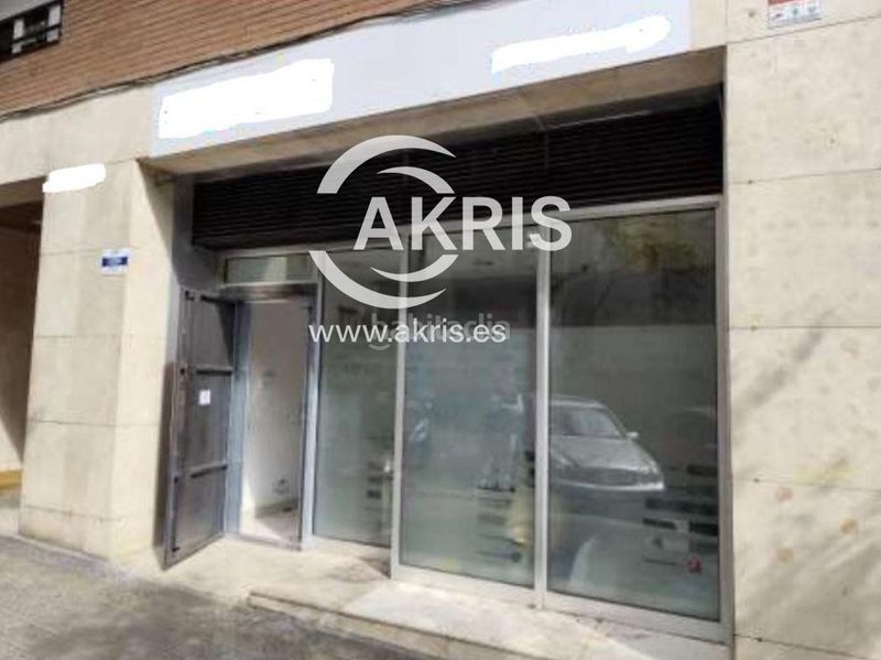 Foto 76a7aa62-b5b1-4cc5-a2b8-3a7f6fd68285. Local comercial a El Camp de l´Arpa del Clot Barcelona
