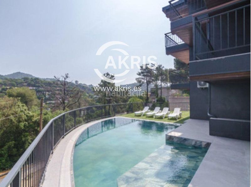Foto 0ce2f786-7dd0-448b-aa9a-7364cff345db. Xalet amb aparcament piscina a Canyelles Lloret de Mar