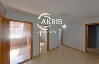 Pis  Plaça blocs florida. Piso en venta en plaza blocs florida
