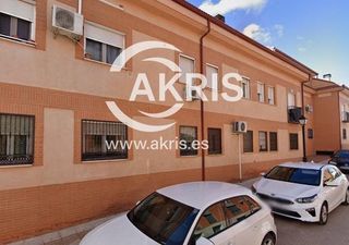 Pis  Calle gaviota. Piso ocupado en el viso de san juan