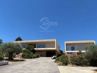 Chalet  Calle monasterio santa maría la real. Espacio, privacidad y naturaleza exclusiva propiedad en toledo