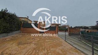 Chalet  Calle barcelona. En casar de escalona, el