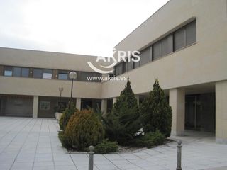 Parking voiture  Avenida de la legua. En toledo