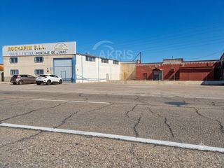 Fabrikhalle  Madrid. Nave con bar en cabañas de la sagra