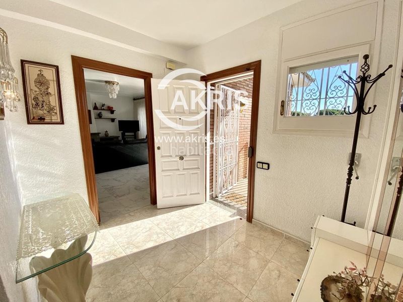Foto 110e6dd9-9c24-4a51-aca1-9e8b7ee2da17. Xalet amb piscina a Canyelles Lloret de Mar