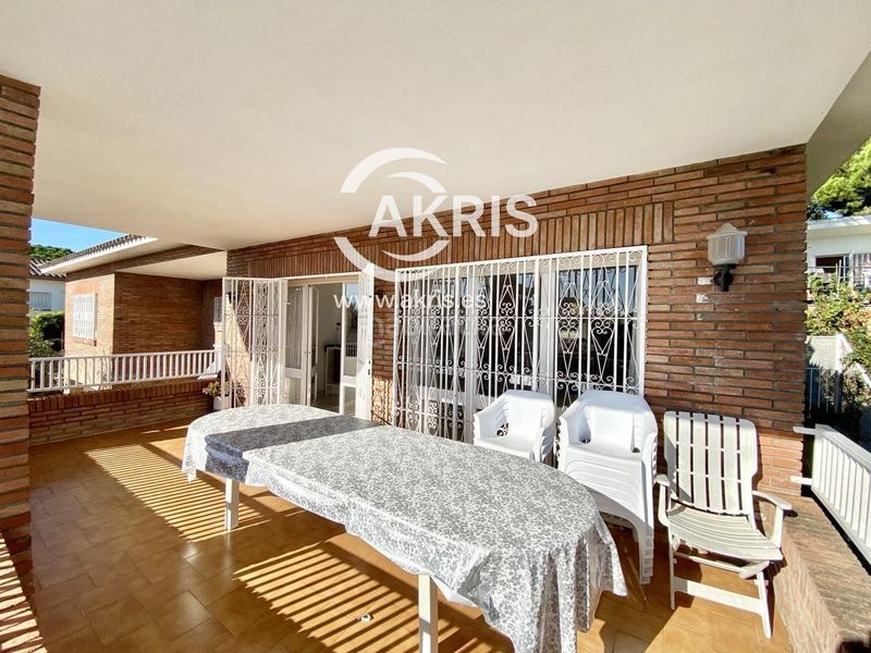 Foto 4612e127-1acd-4e8d-bd6b-a8a99d368d95. Xalet amb piscina a Canyelles Lloret de Mar