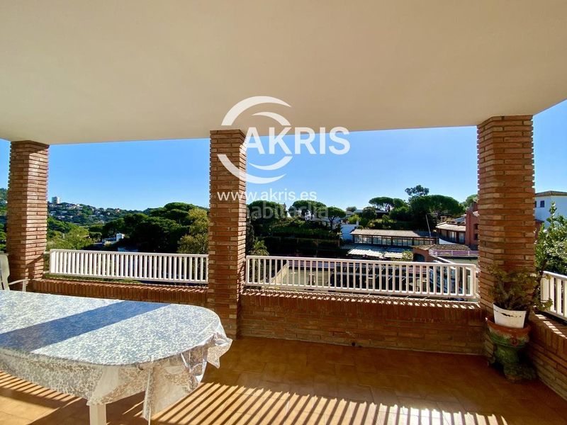 Foto 647e69e2-e792-4c4d-8420-0b8743a39fdd. Xalet amb piscina a Canyelles Lloret de Mar