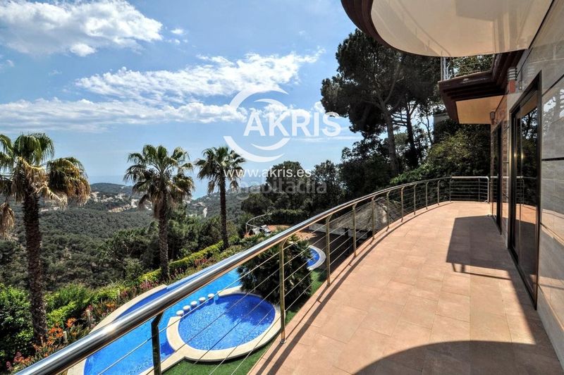 Foto c18cfdf6-03ae-4a4e-929e-33e74f4ebe38. Xalet amb calefacció aparcament piscina a Serra Brava Lloret de Mar