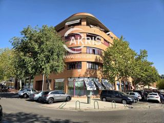 Duplex  Callé de dublín. Oportunidad en toledo amplio piso con excelente iluminación y ub