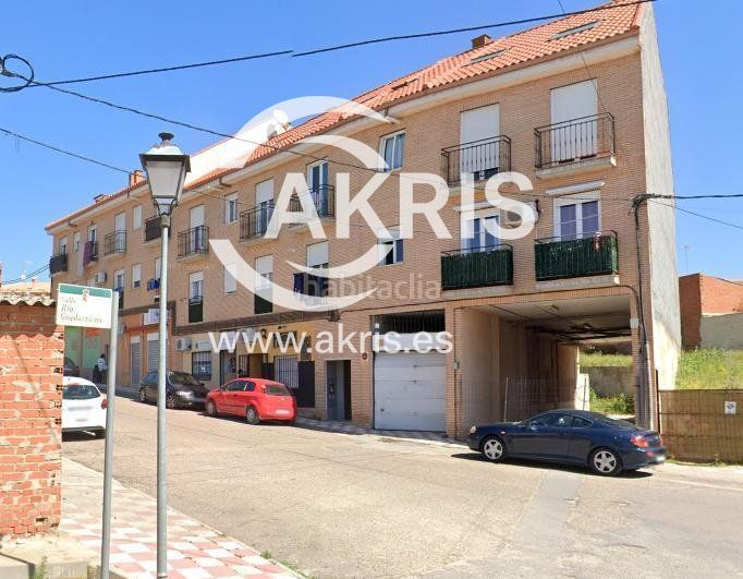 Foto 94def019-a628-44b5-ae69-90846b062634. Aparcament cotxe a Carranque