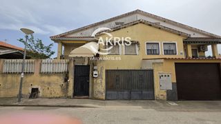 Chalet  Navacerrada. Chalet pareado con piscina en lominchar