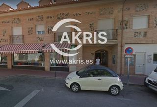 Aparcament cotxe  Avenida rufino rubio. En yeles