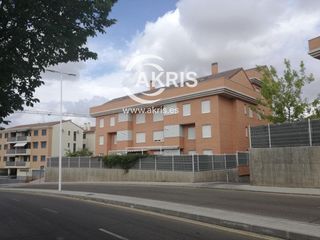 Aparcament cotxe  Avenida de la legua. En toledo