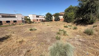 Finca rústica  Aguila real. Parcela en layos golf de 650 m