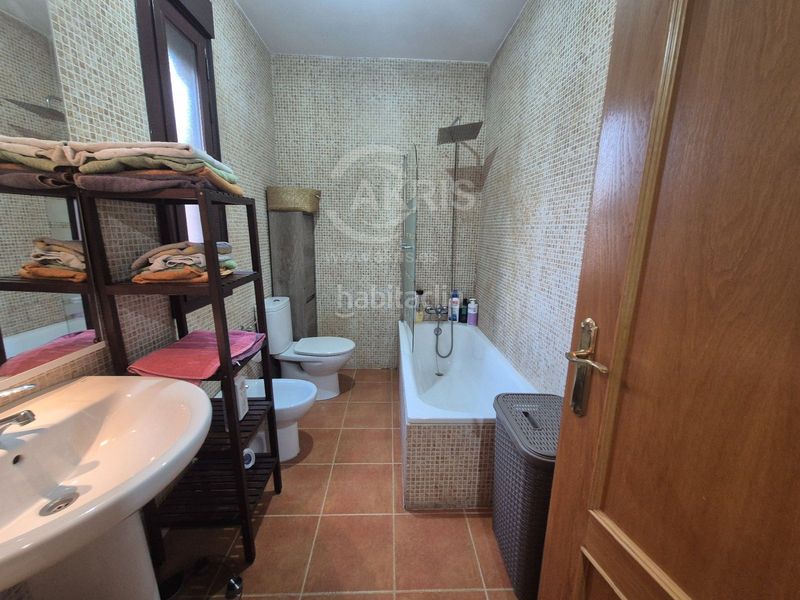 Foto d64d5202-5be9-444c-9339-ac450fde77f6. Casa adossada amb calefacció aparcament a Mocejón