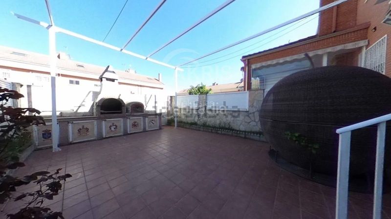 Foto 02d8d74d-6cba-4a4f-924d-1eb0b162a0d4. Casa adossada a Fuentebella-San Fermín-El Leguario Parla