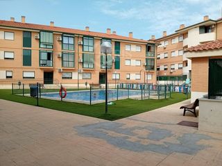Pis  Numancia. Piso con garaje y piscina en fuensalida