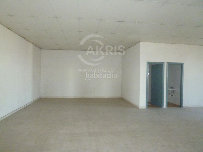 Foto 5243432f-de85-445a-b3bb-b39e8412301d. Nau industrial a Villaverde Alto Madrid