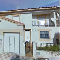 Haus  Padres franciscanos. Casa en quintanar de la orden  oportunidad