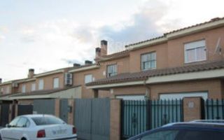 Casa a schiera  Miguel de cervantes. Casa adosada en venta en barcience toledo