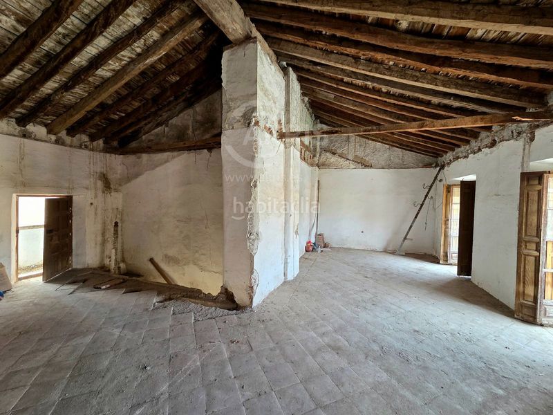 Foto a85f343d-bceb-4557-948c-87b2e1df3fb0. Casa adossada a Bargas