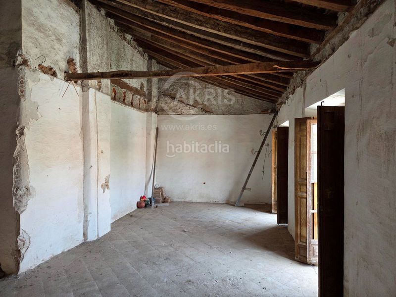 Foto c7ce75cd-627f-4938-aef0-7cd42b12eba7. Casa adossada a Bargas