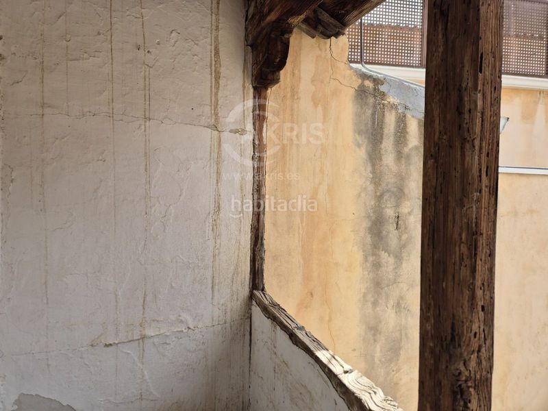 Foto c8b412e8-a1e0-4d94-b602-f764fef9d835. Casa adossada a Bargas