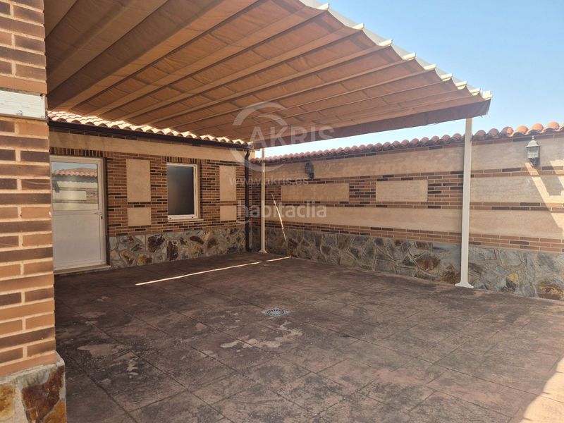 Foto 143f0636-f013-4a5e-828e-9bfe59364007. Casa aparellada amb calefacció aparcament a Mocejón
