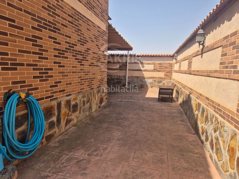 Foto d1625756-612f-43f7-9a30-382e700c1c68. Casa aparellada amb calefacció aparcament a Mocejón
