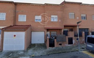 Etagenwohnung  Granada. Piso en chozas de canales