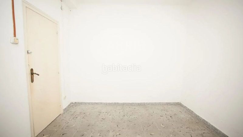 Foto 69f64d19-d49b-4ed4-babf-f53dd5e6b2b6. Pis a Raval Barcelona
