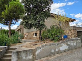 Xalet  Helechos. Hay casas que se compran. esta se transforma.