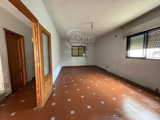 Haus  Calle san pantaleon. Casa en calle san pantaleón burujón para reformar