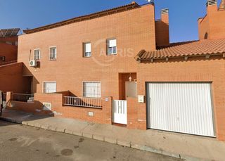 Casa a schiera  Toledo. Chalet en venta alquilado en chozas de canales