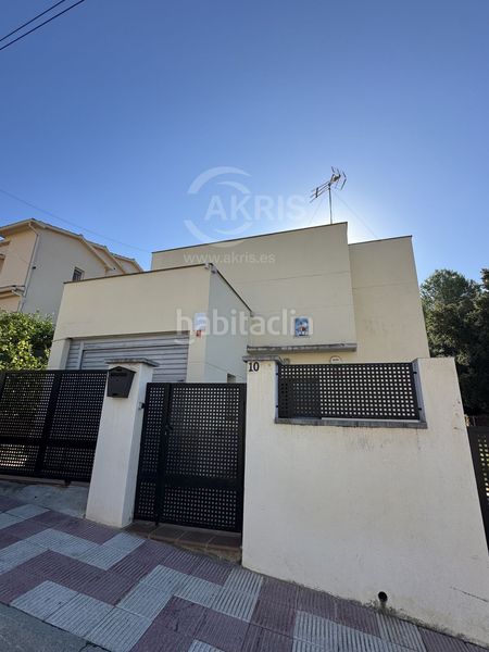 Foto 1ff848e6-7e86-48e3-bb7b-d409a79a1807. Xalet amb aparcament a Mas Romeu Lloret de Mar
