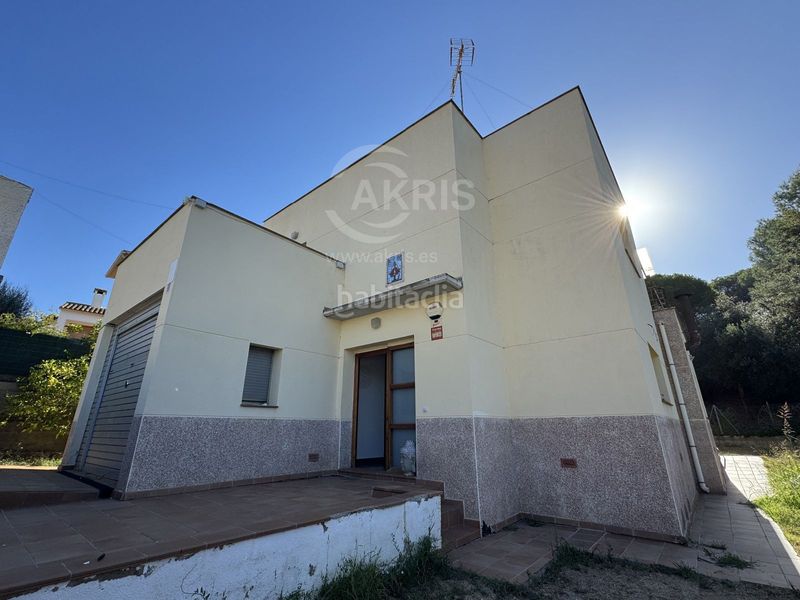 Foto ec07be64-209d-457e-9796-8c004ffa04a7. Xalet amb aparcament a Mas Romeu Lloret de Mar