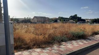 Terreny residencial  Naranjo. Parcela en venta en zona centro de cobisa