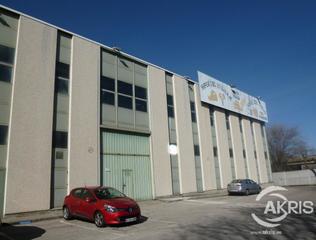 Industrial building  De andalucía. Nave industrial en av. andalucia en barrio de villaverde