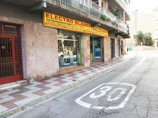Local Comercial  Joan carles i. Local único en núcleo urbano de blanes de 750m.