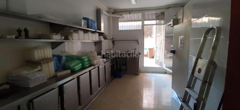 Foto 83fe2e8b-ed5f-4e29-adc9-45fb084e97d2. Local comercial carniceria y comida para llevar en venta en Blanes