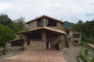 Masia  Diseminat. Masía histórica única transformada en casa rural
