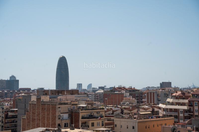 Foto f44fd02a-8fcf-4f3f-bdd7-5cdc865904fa. Attique dans El Clot Barcelona
