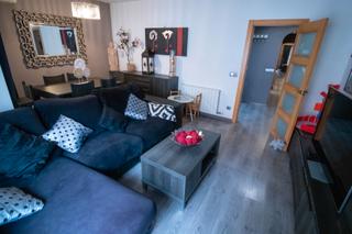 Etagenwohnung  Carrer de vicenç bou. Piso reformado de 3 habitaciones (antes 4) + 2 baños en esplugue