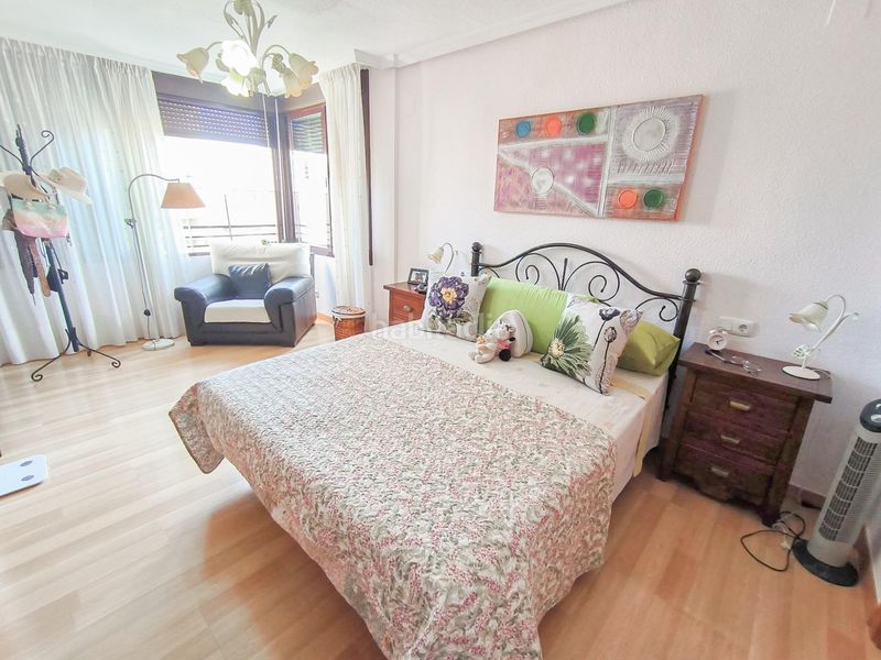 Foto c276420e-2037-4cdc-b2bc-1ecb4c69b36c. Pis amb aparcament piscina a Juzgados - Plaza de Toros Benidorm