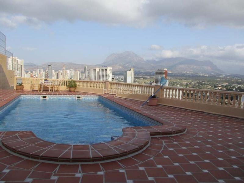 Foto e81deaba-d988-4871-803e-267515b15fe7. Chalet avec chauffage parking piscine dans Sierra Helada Benidorm