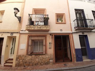 Etagenwohnung in Casco Antiguo - Puerto. Piso en benidorm ( zona centro)