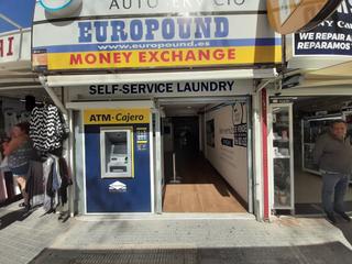 Local commercial à Playa Levante. Local en funcionamiento en avenida de mediterráneo  lavandería y